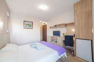 Гостевой дом Milara Apartments Будва Двухместный номер с 1 кроватью и террасой-4